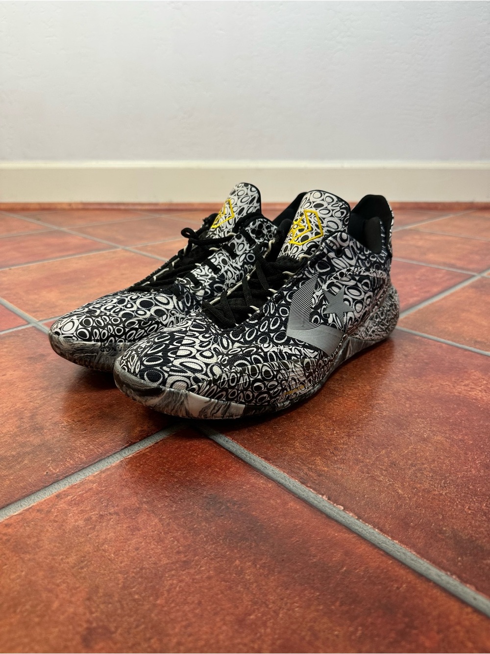 One of a Kind! Converse Draymond Green Christmas Day Signature Shoe - Picture 4 of 13